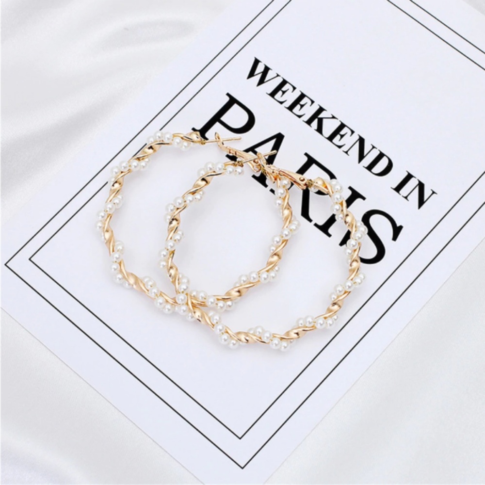 Lulu's Unique Pearl Twisted Boho Hoop Earrings - Picture 3 of 7